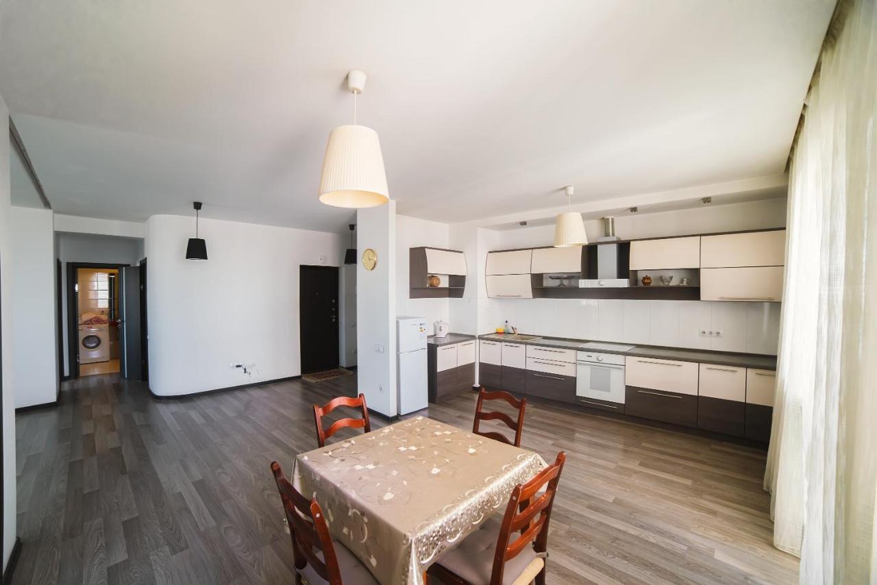 Manica Mega Towers Apartment Almaty Ngoại thất bức ảnh