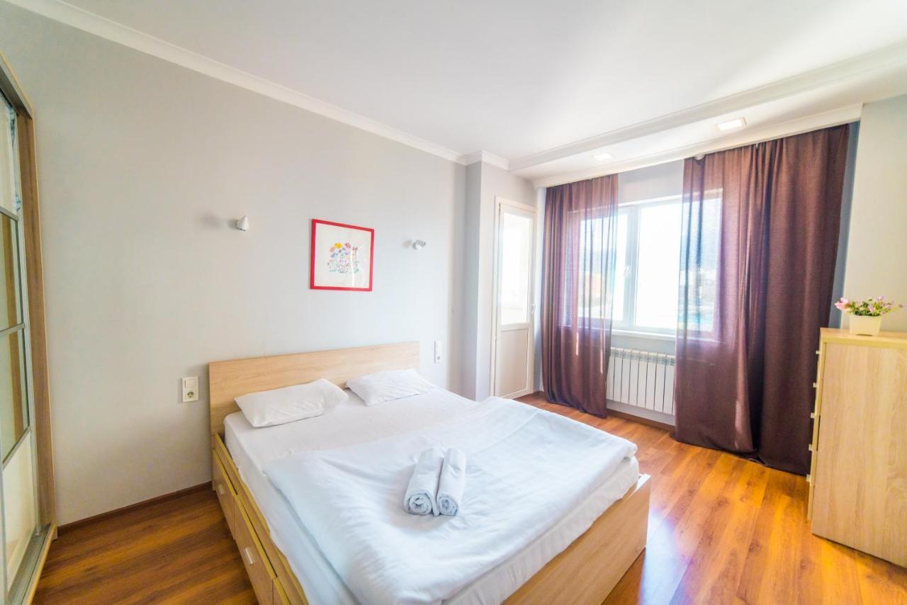 Manica Mega Towers Apartment Almaty Ngoại thất bức ảnh